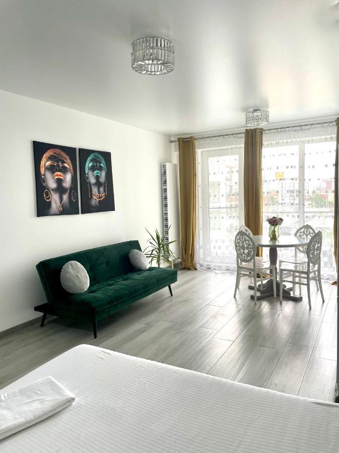 Dominic 2 Beds 1 Sofa Parking Pool Apartament By Alezzi Nord10 Appartement Năvodari Buitenkant foto