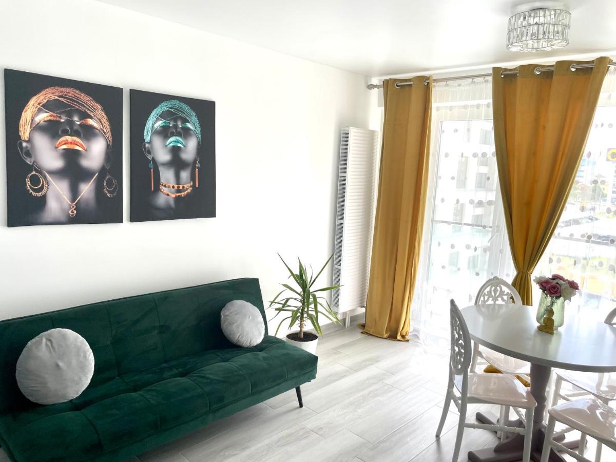 Dominic 2 Beds 1 Sofa Parking Pool Apartament By Alezzi Nord10 Appartement Năvodari Buitenkant foto