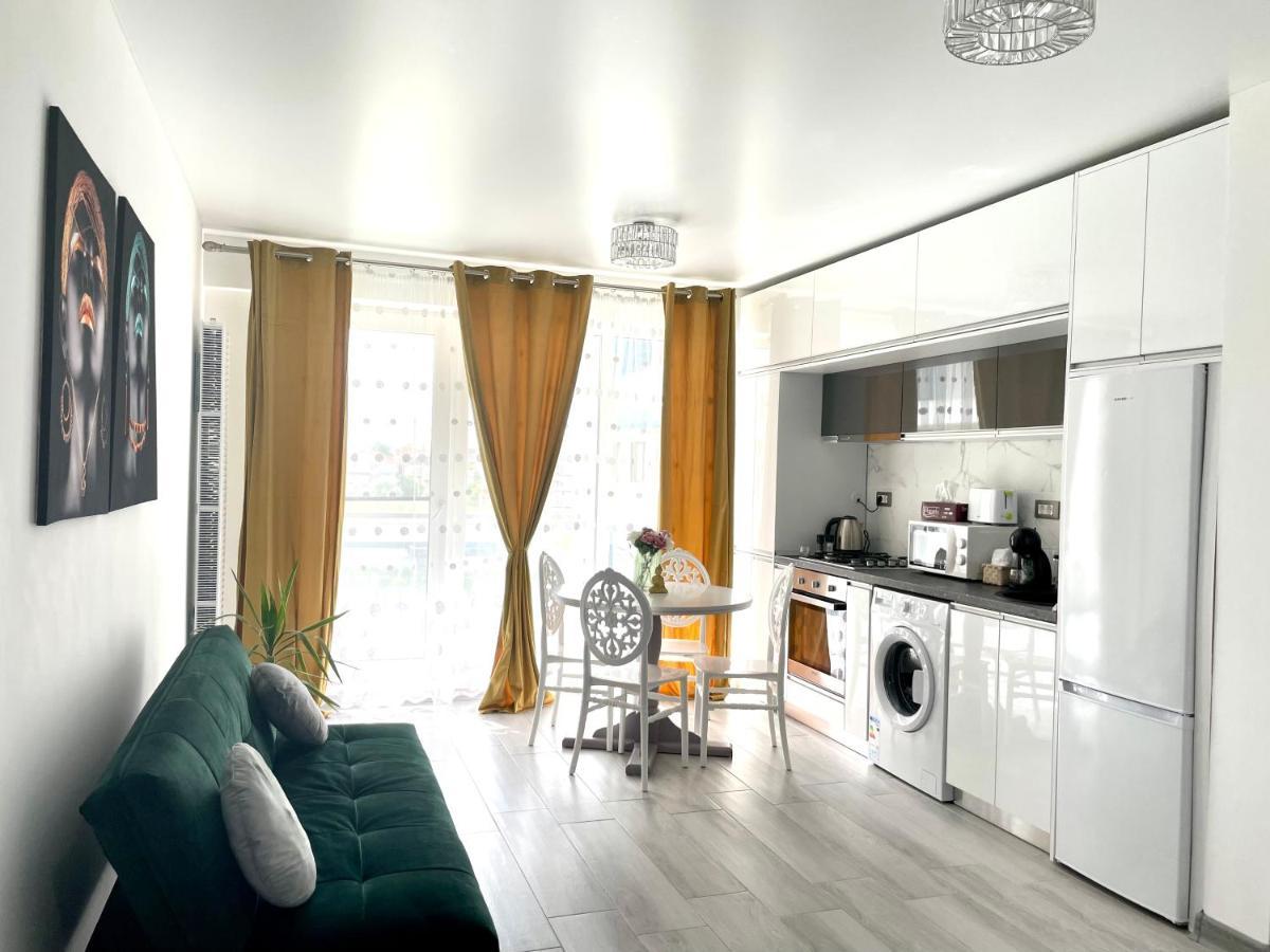 Dominic 2 Beds 1 Sofa Parking Pool Apartament By Alezzi Nord10 Appartement Năvodari Buitenkant foto