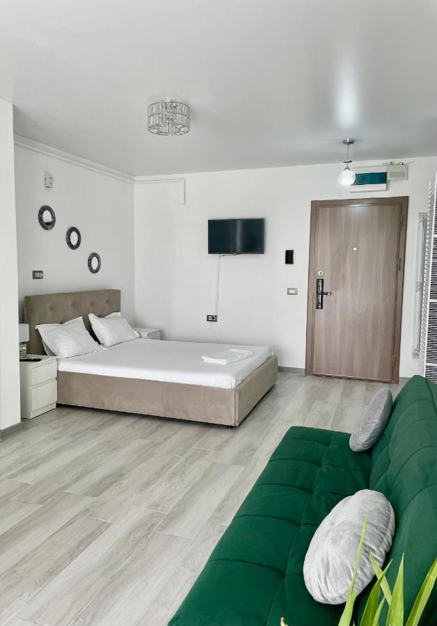 Dominic 2 Beds 1 Sofa Parking Pool Apartament By Alezzi Nord10 Appartement Năvodari Buitenkant foto