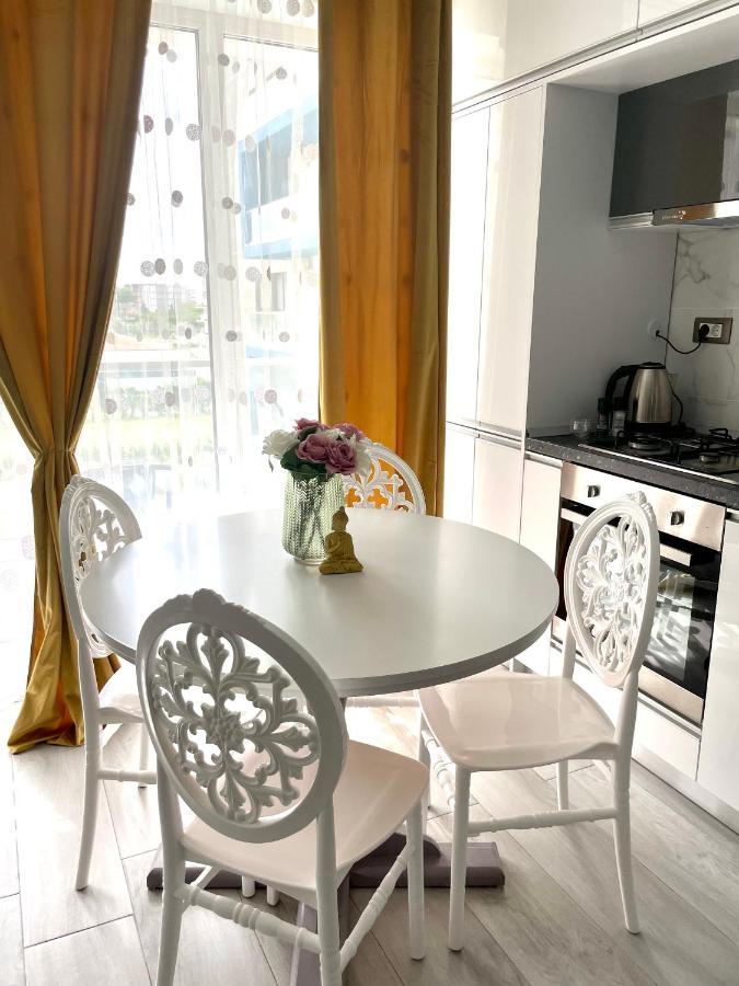 Dominic 2 Beds 1 Sofa Parking Pool Apartament By Alezzi Nord10 Appartement Năvodari Buitenkant foto