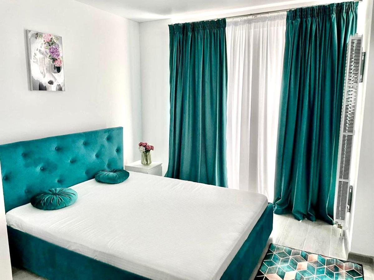 Dominic 2 Beds 1 Sofa Parking Pool Apartament By Alezzi Nord10 Appartement Năvodari Buitenkant foto